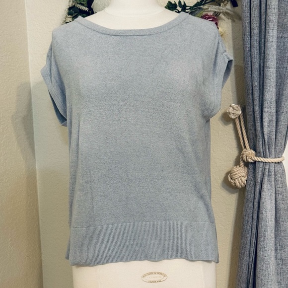 NEW Barefoot Dreams Gray Cozy Chic Ultra Lite Cap Sleeve Tee Top Size M - Picture 4 of 9